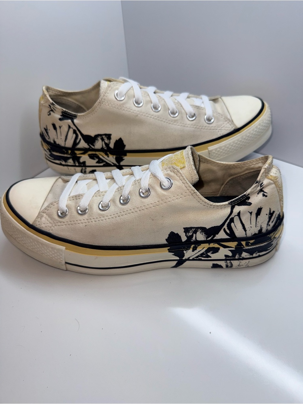 Converse Chuck Taylor All Star Lift Platform Low “Hybrid Floral” M10